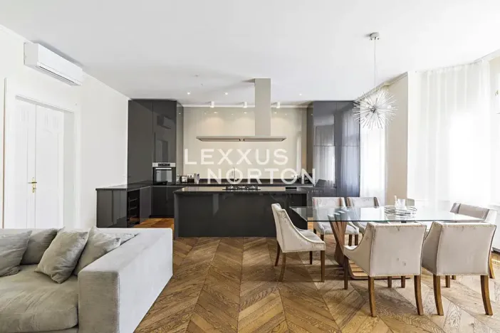 Prodej bytu 4+kk, Praha - Staré Město, Valentinská, 157 m2