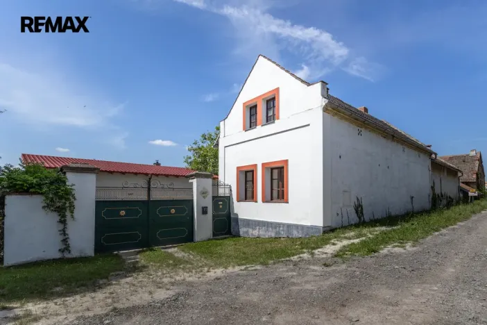 Prodej rodinného domu, Čečelice, Dlážděná, 450 m2