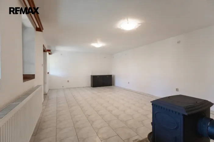 Prodej rodinného domu, Čečelice, Dlážděná, 450 m2