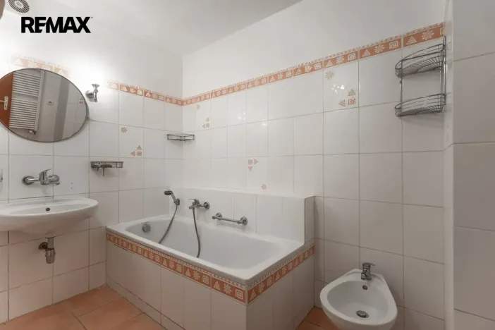 Prodej rodinného domu, Čečelice, Dlážděná, 450 m2