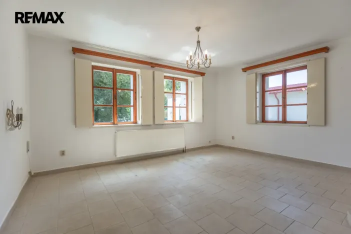 Prodej rodinného domu, Čečelice, Dlážděná, 450 m2