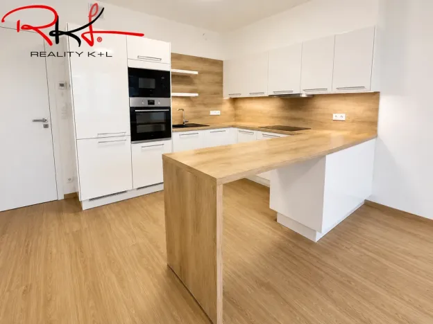 Pronájem bytu 2+kk, Praha, U Pergamenky, 55 m2