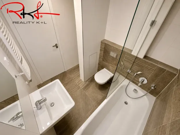 Pronájem bytu 2+kk, Praha, U Pergamenky, 55 m2