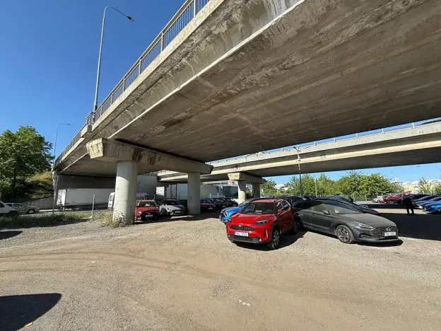 Pronájem komerčního pozemku, Praha, Radiová, 500 m2