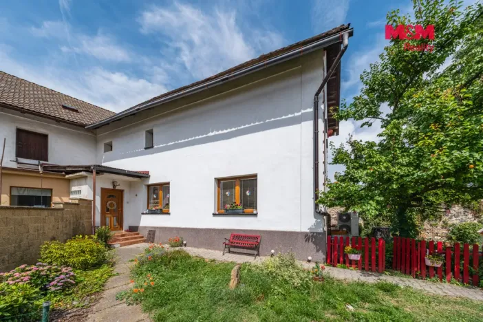 Prodej rodinného domu, Holubice - Kozinec, U Kapličky, 200 m2
