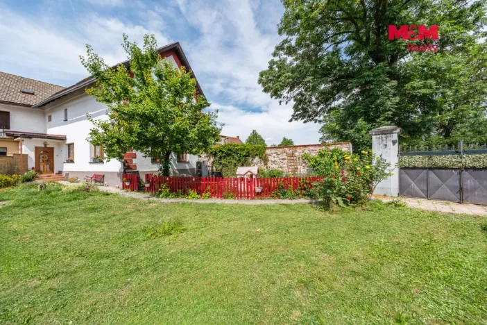 Prodej rodinného domu, Holubice - Kozinec, U Kapličky, 200 m2