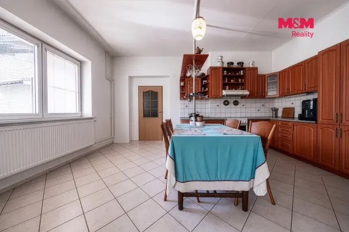 Prodej rodinného domu, Holubice - Kozinec, U Kapličky, 200 m2