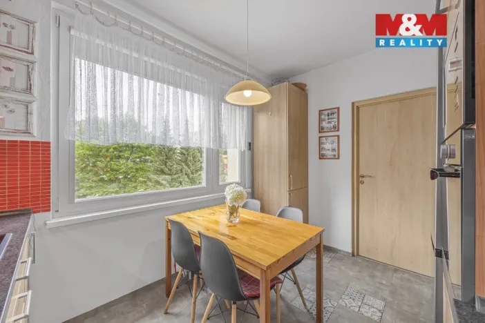 Prodej bytu 4+1, Police nad Metují - Velká Ledhuje, Fučíkova, 94 m2