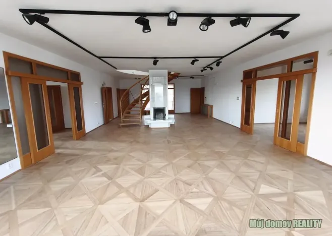 Pronájem vily, Praha - Smíchov, Nový Zlíchov, 801 m2
