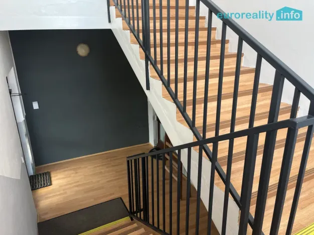 Pronájem kanceláře, Mariánské Lázně, třída Vítězství, 40 m2