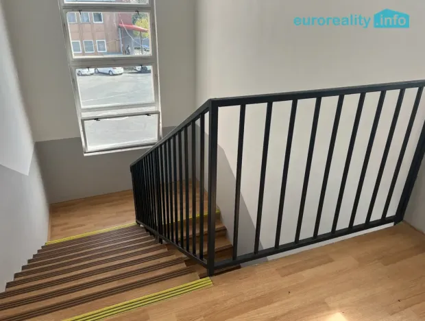 Pronájem kanceláře, Mariánské Lázně, třída Vítězství, 80 m2