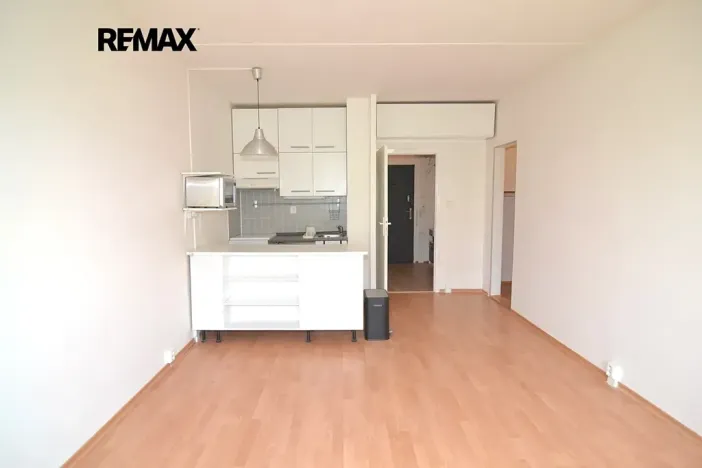 Pronájem bytu 1+kk, Praha - Modřany, Semická, 29 m2