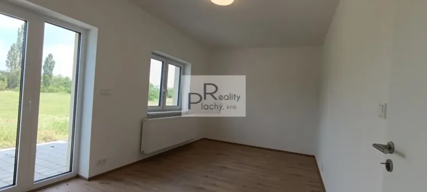 Prodej bytu 2+kk, Hevlín, 69 m2