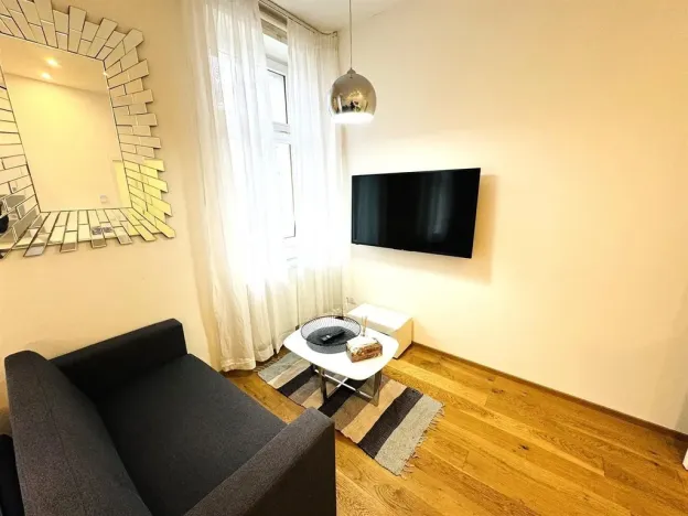 Pronájem bytu 1+kk, Praha - Libeň, Lihovarská, 28 m2