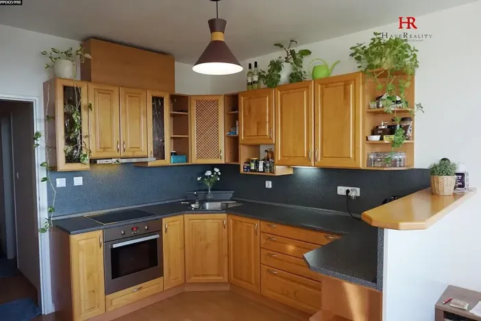 Pronájem bytu 1+kk, Praha - Troja, Hnězdenská, 39 m2