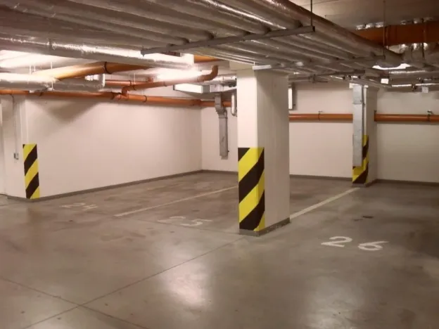 Pronájem garážového stání, Praha - Košíře, Plzeňská, 14 m2