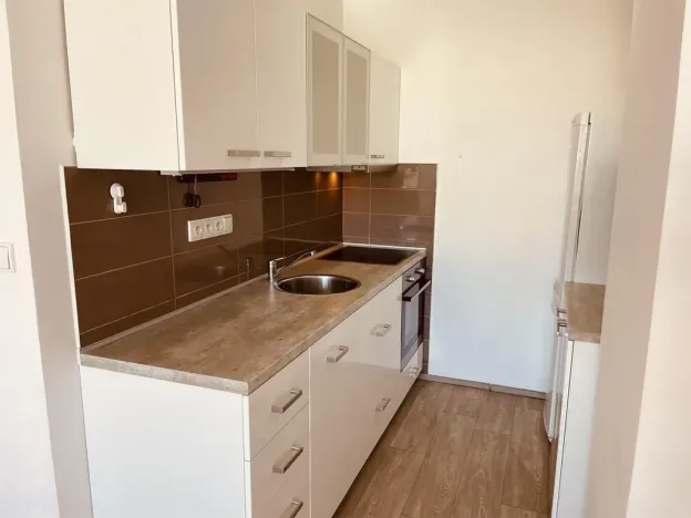 Pronájem bytu 2+kk, Praha - Kamýk, Pšenčíkova, 43 m2