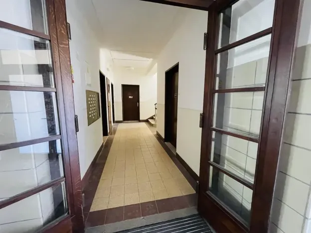 Pronájem bytu 1+kk, Praha - Vršovice, Tolstého, 26 m2