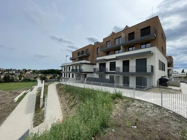 Pronájem bytu 3+kk, Praha - Řeporyje, Haenkeho, 80 m2