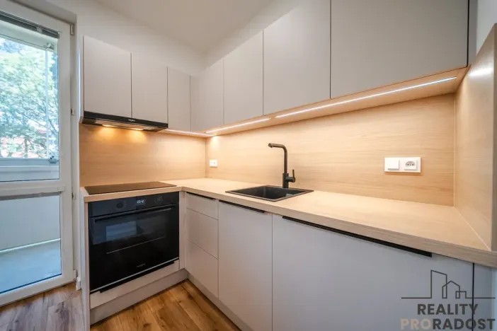 Prodej bytu 1+kk, Ostrava - Poruba, Sokolovská, 22 m2