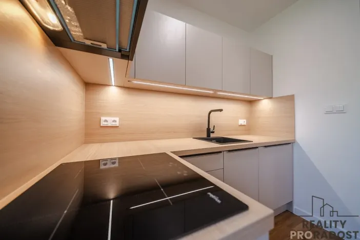 Prodej bytu 1+kk, Ostrava - Poruba, Sokolovská, 22 m2
