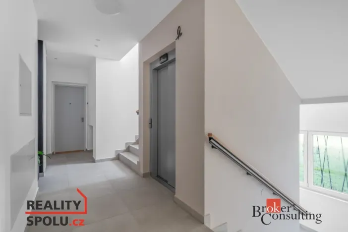 Pronájem bytu 1+kk, Velké Meziříčí, Jiřího Michlíčka, 29 m2