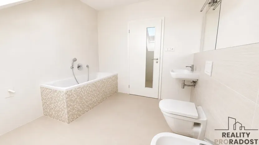 Pronájem rodinného domu, Lipůvka, 180 m2