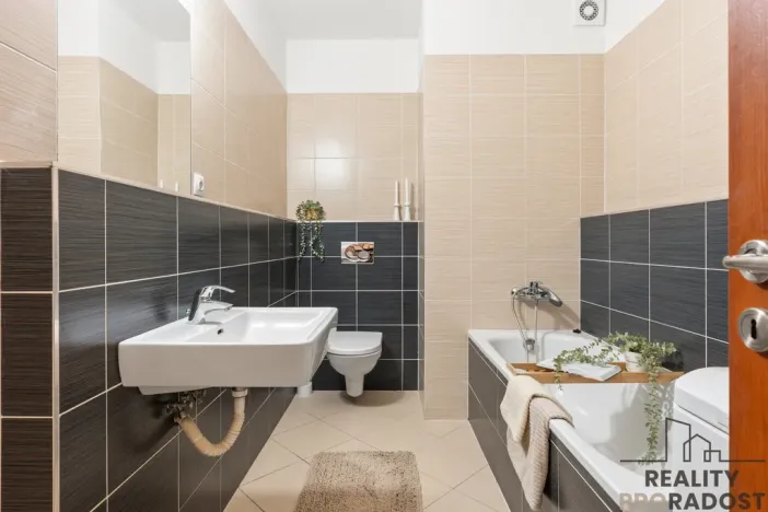 Prodej bytu 2+kk, Praha - Stodůlky, Laurinova, 66 m2