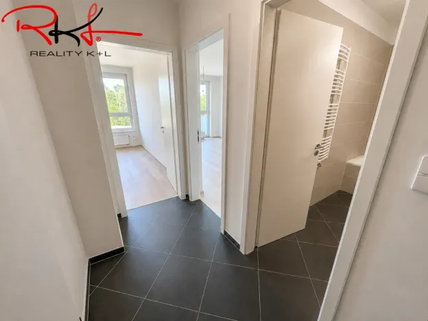 Pronájem bytu 2+kk, Praha, Pod Harfou, 45 m2