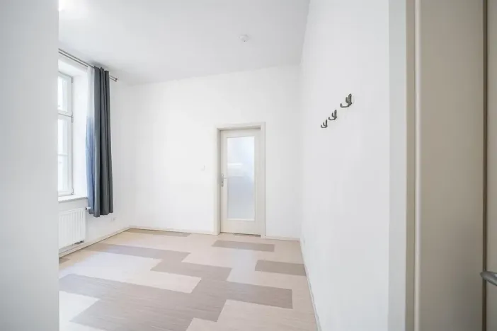 Pronájem bytu 1+1, Plzeň - Vnitřní Město, Veleslavínova, 38 m2