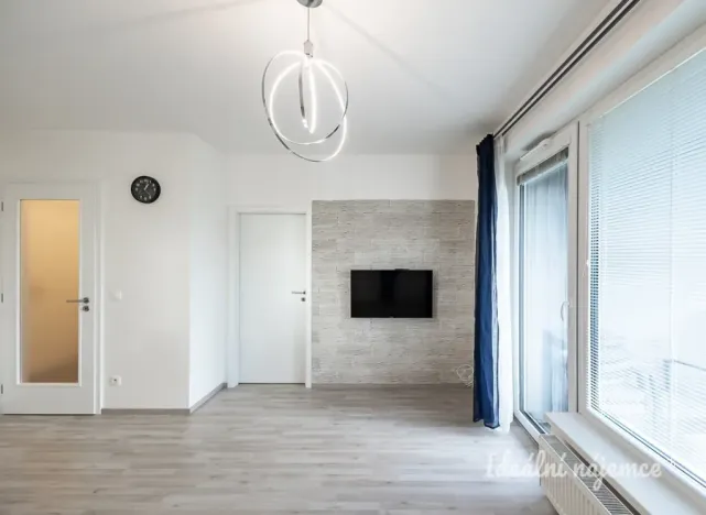 Pronájem bytu 2+kk, Praha - Vysočany, Strnadových, 50 m2