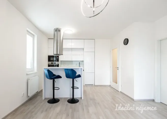Pronájem bytu 2+kk, Praha - Vysočany, Strnadových, 50 m2
