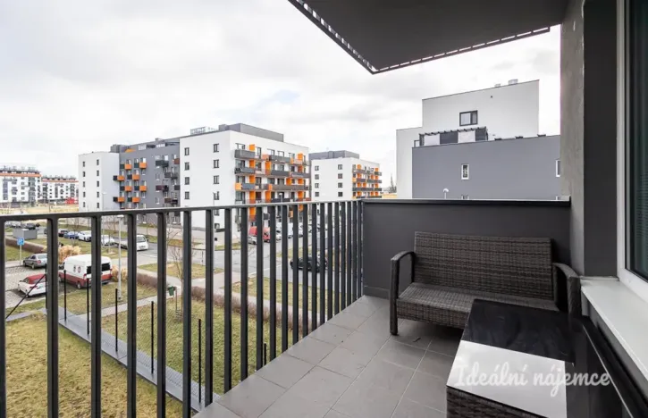 Pronájem bytu 2+kk, Praha - Vysočany, Strnadových, 50 m2