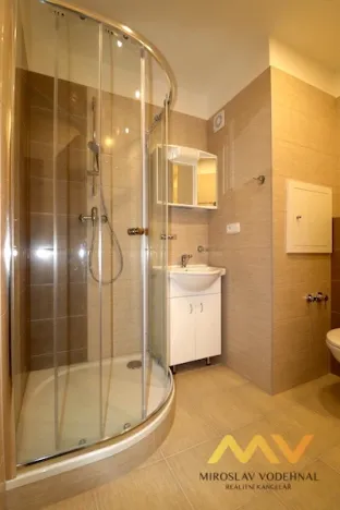 Pronájem bytu 2+kk, Hradec Králové - Nový Hradec Králové, třída Edvarda Beneše, 42 m2