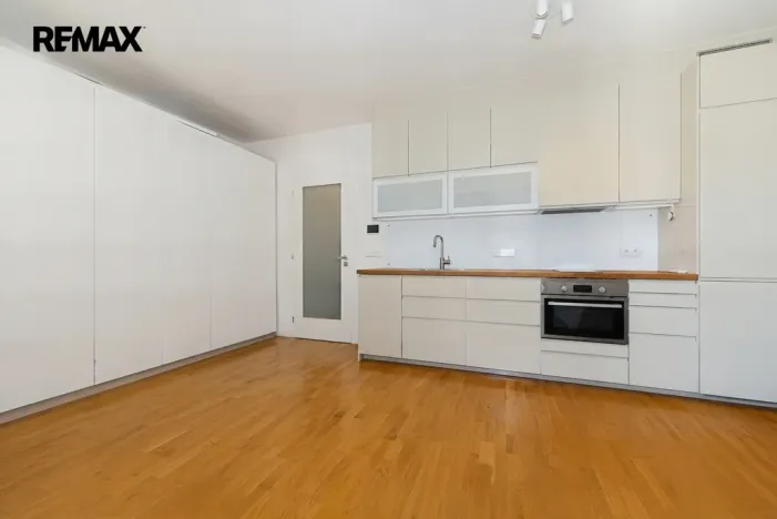 Pronájem bytu 1+kk, Praha, Smrčkova, 32 m2
