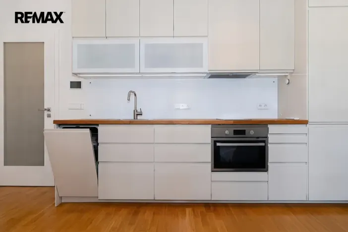 Pronájem bytu 1+kk, Praha, Smrčkova, 32 m2