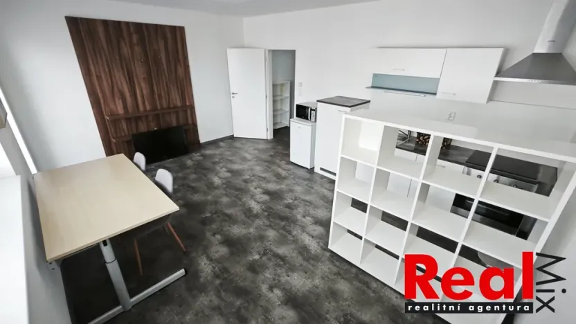 Pronájem bytu 1+kk, Brno, Skorkovského, 30 m2