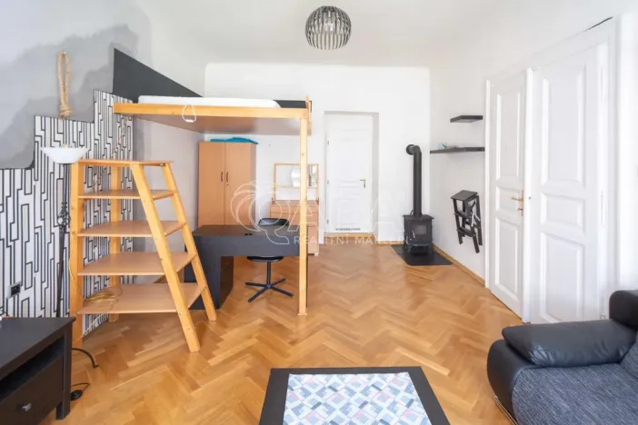 Pronájem bytu 2+kk, Praha - Karlín, Thámova, 43 m2