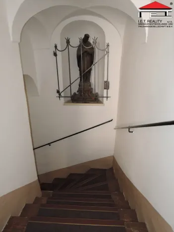 Pronájem kanceláře, Praha - Staré Město, Týnská, 114 m2