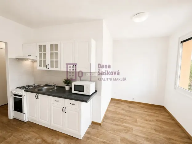 Prodej bytu 1+1, Jindřichův Hradec, sídliště Vajgar, 42 m2
