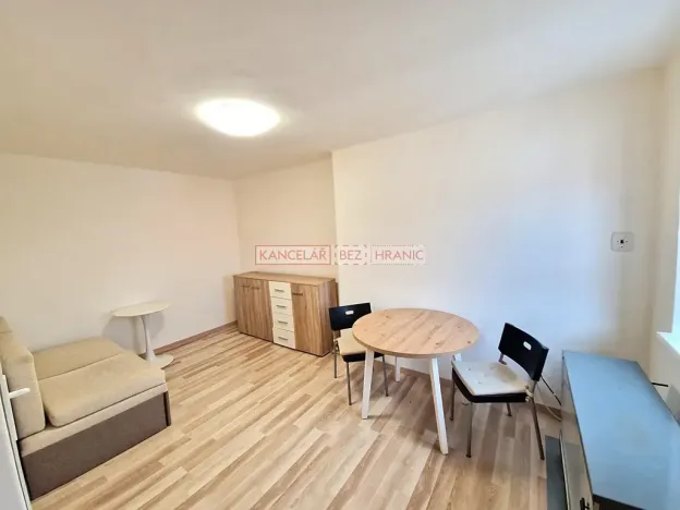 Pronájem bytu 1+kk, Zlín, Kostelecká, 30 m2