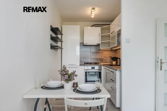 Prodej bytu 2+kk, Praha - Kobylisy, Třebenická, 41 m2