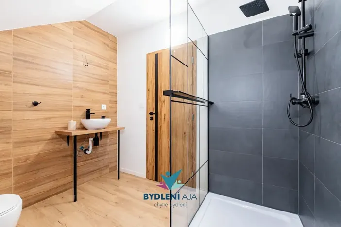 Prodej rodinného domu, Bystřany, 284 m2
