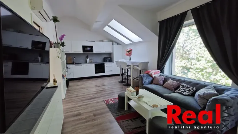 Pronájem bytu 2+kk, Brno, Moravanská, 52 m2