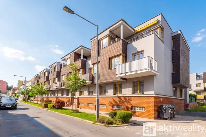 Prodej bytu 3+1, Praha - Žižkov, Mezi domky, 110 m2