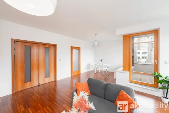 Prodej bytu 3+1, Praha - Žižkov, Mezi domky, 110 m2