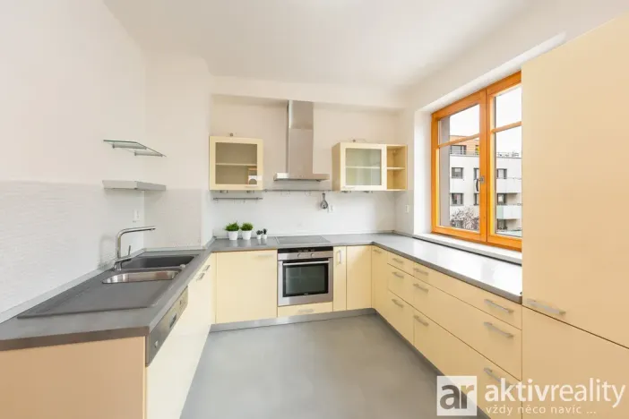 Prodej bytu 3+1, Praha - Žižkov, Mezi domky, 110 m2