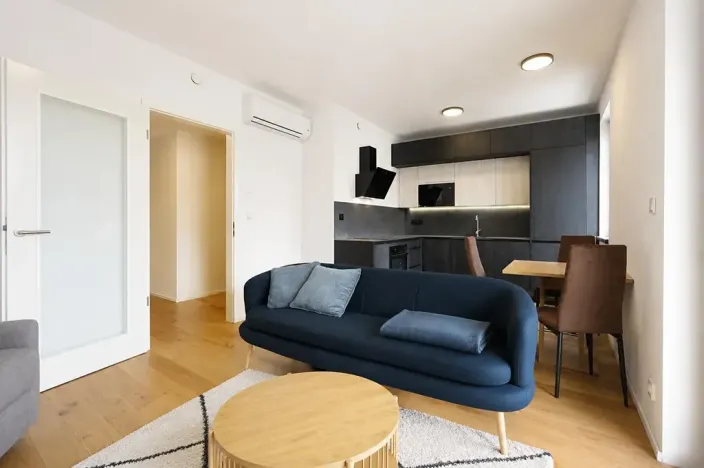 Pronájem bytu 2+kk, Praha - Hrdlořezy, Mezitraťová, 48 m2