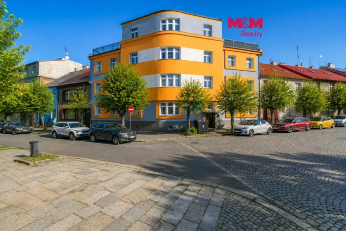 Prodej bytu 1+kk, Plzeň - Doubravka, Habrmannovo náměstí, 30 m2