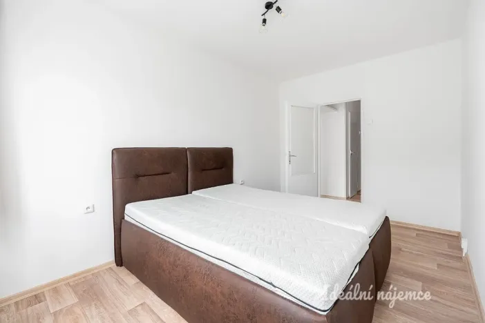 Pronájem bytu 2+kk, Praha, Slancova, 47 m2